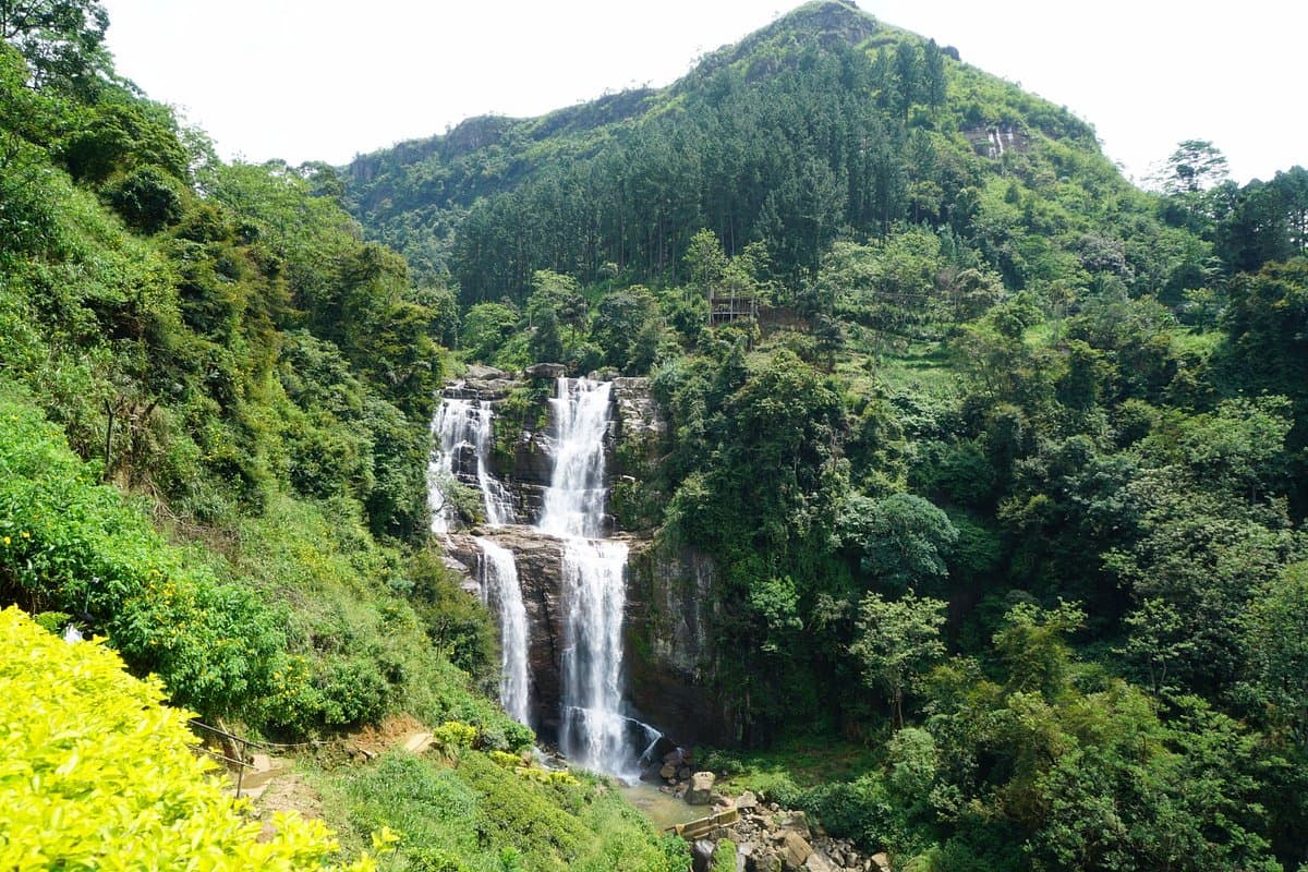 En Route View Ramboda Falls