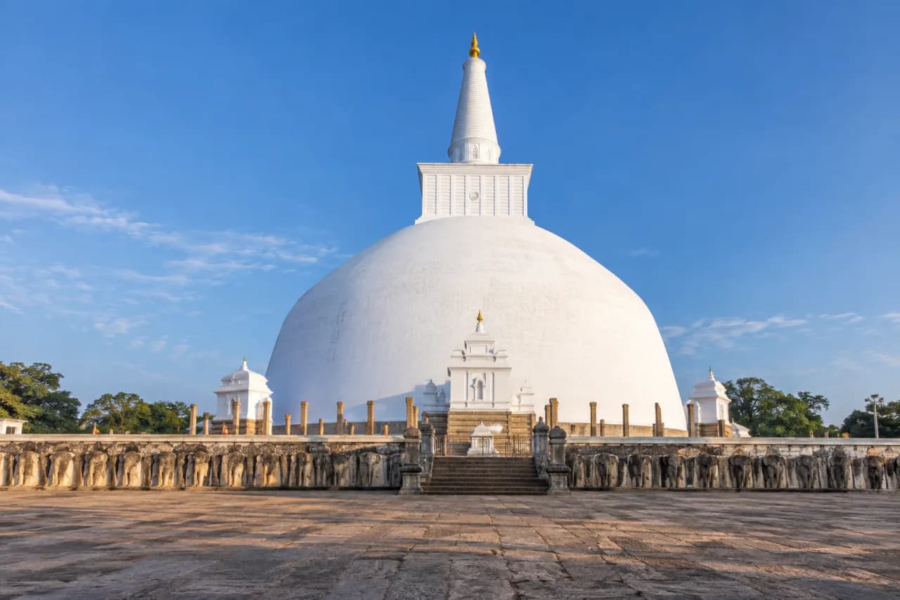 Ruwanwelisaya & the Sacred City